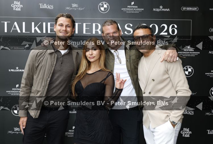 Amsterdam 4 juni 2026
Talkies terras awards bij hotel Pestana . Ook de nieuwe cover met daarop Eelko v Kooten en Olcay Gulsen wordt onthult. Dolshe Gulsen met Tamer Gonen en Steve Schumann en Kristina Bozilovic 