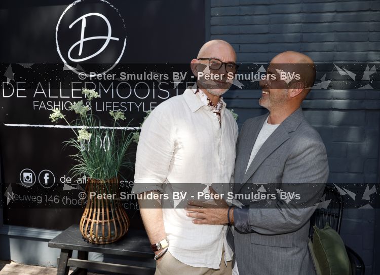 Hilversum 22 mai 2026
Domenik Romano en Ferenc Damen  van het programa MAFS in hun kleing winkel 