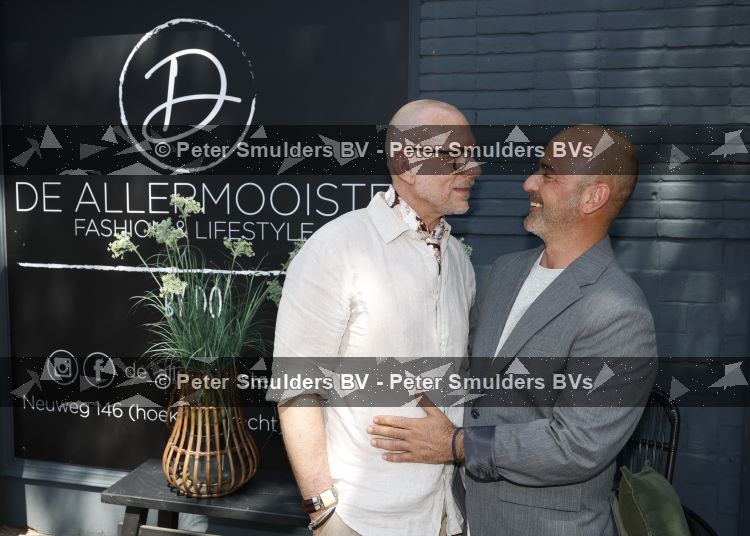 Hilversum 22 mai 2026
Domenik Romano en Ferenc Damen  van het programa MAFS in hun kleing winkel 