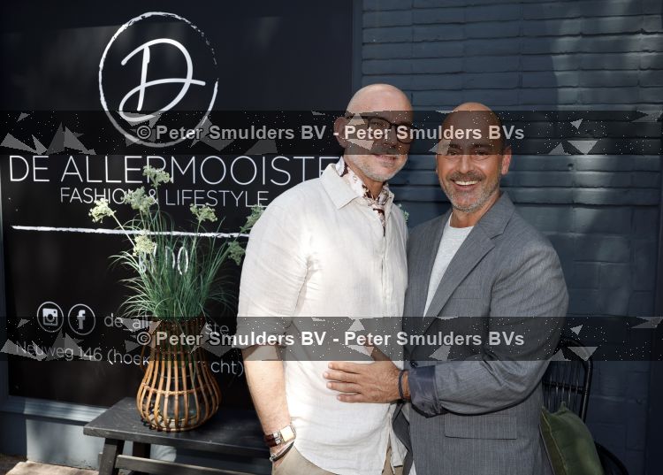 Hilversum 22 mai 2026
Domenik Romano en Ferenc Damen  van het programa MAFS in hun kleing winkel 