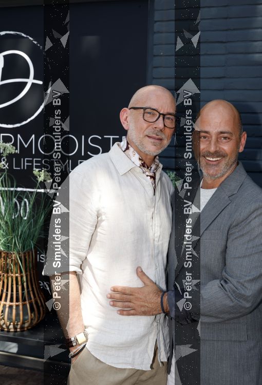 Hilversum 22 mai 2026
Domenik Romano en Ferenc Damen  van het programa MAFS in hun kleing winkel 