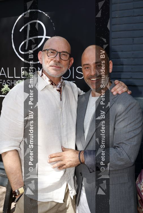 Hilversum 22 mai 2026
Domenik Romano en Ferenc Damen  van het programa MAFS in hun kleing winkel 