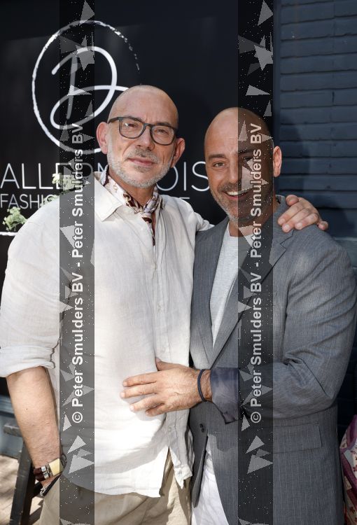 Hilversum 22 mai 2026
Domenik Romano en Ferenc Damen  van het programa MAFS in hun kleing winkel 