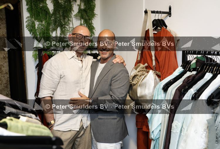 Hilversum 22 mai 2026
Domenik Romano en Ferenc Damen  van het programa MAFS in hun kleing winkel 
