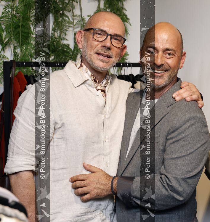 Hilversum 22 mai 2026
Domenik Romano en Ferenc Damen  van het programa MAFS in hun kleing winkel 