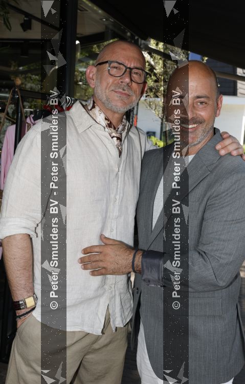 Hilversum 22 mai 2026
Domenik Romano en Ferenc Damen  van het programa MAFS in hun kleing winkel 