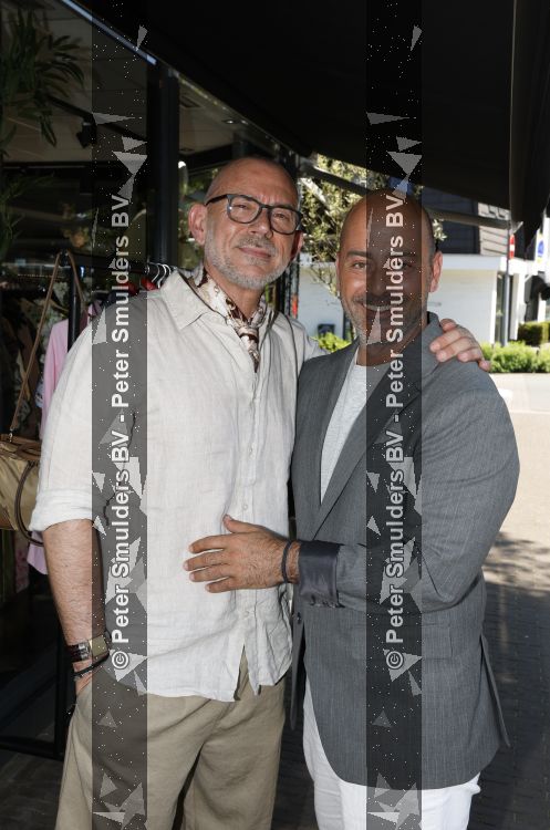 Hilversum 22 mai 2026
Domenik Romano en Ferenc Damen  van het programa MAFS in hun kleing winkel 