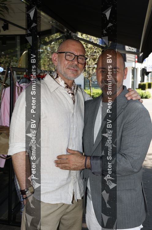 Hilversum 22 mai 2026
Domenik Romano en Ferenc Damen  van het programa MAFS in hun kleing winkel 