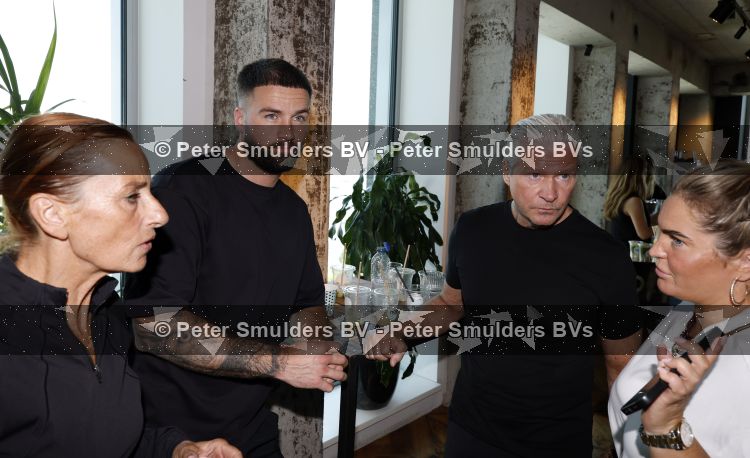 Amsterdam 26 mei 2026
Presentatie Marijn Kuipers / NOA in de Adam toren met aanwezig heel veel influencers. Donny Roielvink en zijn moeder Lucienne Kenter 