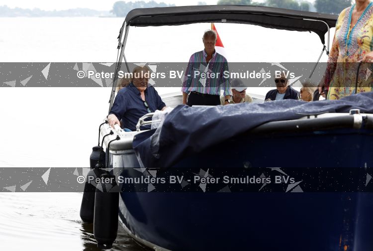 Loosdrecht 29 mei 2026
Eddy Ouwens viert zijn 80e verjaardag met een boottocht en een borrel bij Lakeside cafe .