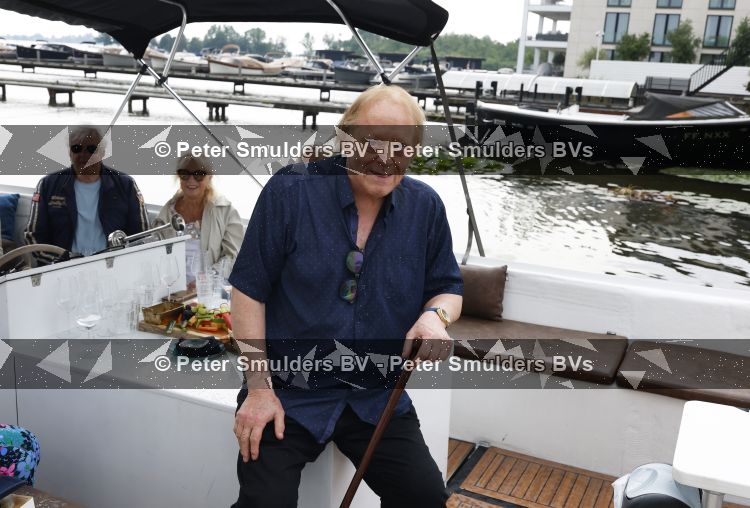 Loosdrecht 29 mei 2026
Eddy Ouwens viert zijn 80e verjaardag met een boottocht en een borrel bij Lakeside cafe .