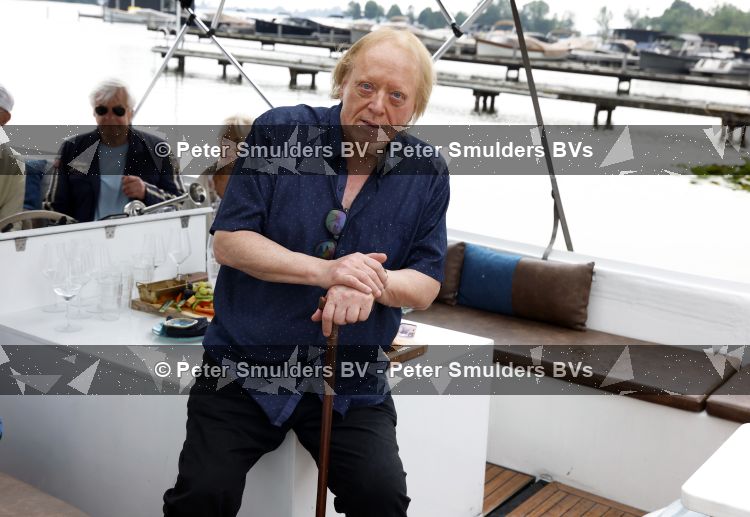 Loosdrecht 29 mei 2026
Eddy Ouwens viert zijn 80e verjaardag met een boottocht en een borrel bij Lakeside cafe .