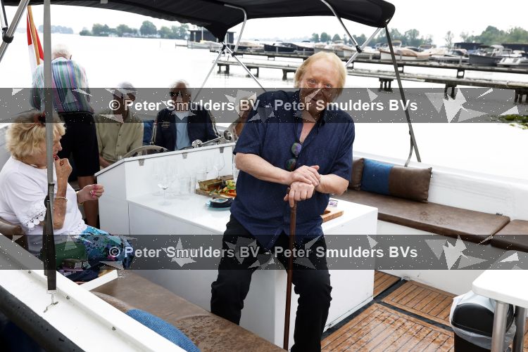 Loosdrecht 29 mei 2026
Eddy Ouwens viert zijn 80e verjaardag met een boottocht en een borrel bij Lakeside cafe .