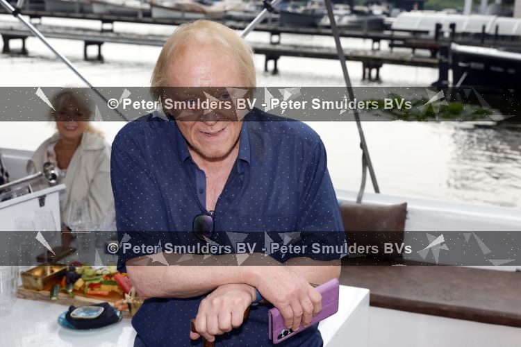 Loosdrecht 29 mei 2026
Eddy Ouwens viert zijn 80e verjaardag met een boottocht en een borrel bij Lakeside cafe .