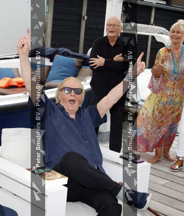 Loosdrecht 29 mei 2026
Eddy Ouwens viert zijn 80e verjaardag met een boottocht en een borrel bij Lakeside cafe .
