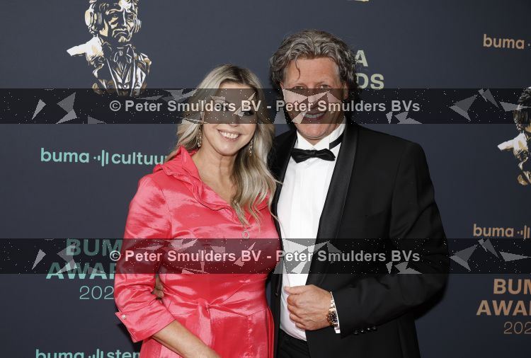 Amsterdam 8 juni 2026
Buma awards in de schouwburg van Amsterdam . Edwin v Hoevelaak met zijn vriendin 