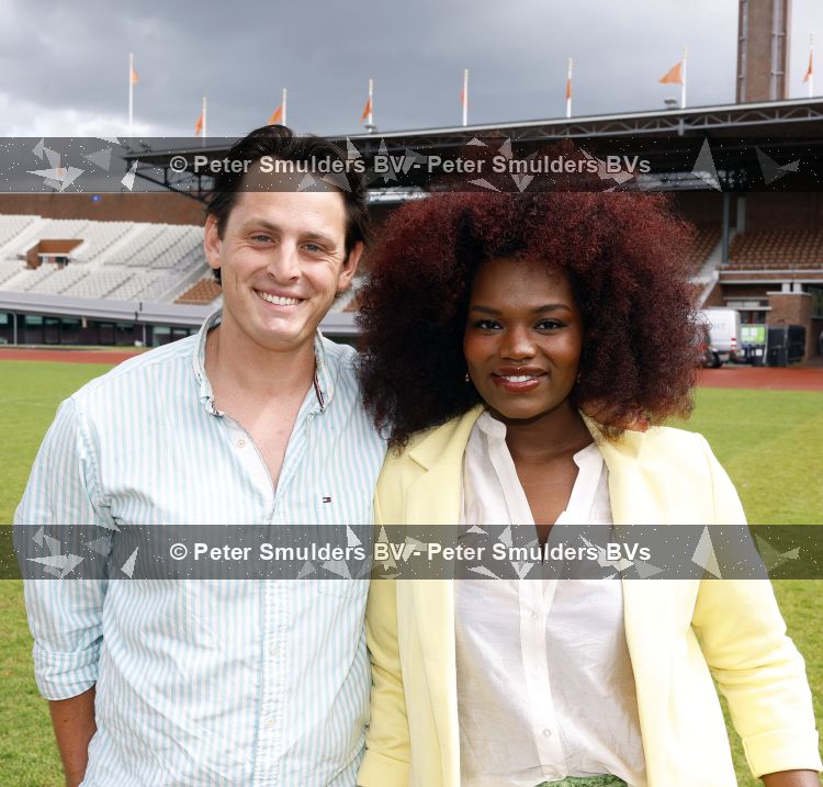 Amsterdam 4 juni 2026
Lunch met artiesten en influencers van de Amsterdamse zomer in het Olympisch stadion. Emma Lacroix en Maurits