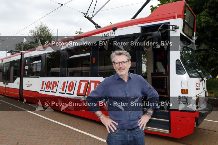 Amsterdam 27 mei 2026
3e deel van de boekenreeks 60 jaar Top 40 wordt feestelijk gelanceerd door bestickerde Top 40-tram met Erik de Zwart als trambestuurder. Natalie La Rose Erik de Zwart, Godfried Nevels en Jeroen Nieuwenhuize  zijn aanwezig 