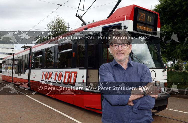 Amsterdam 27 mei 2026
3e deel van de boekenreeks 60 jaar Top 40 wordt feestelijk gelanceerd door bestickerde Top 40-tram met Erik de Zwart als trambestuurder. Natalie La Rose Erik de Zwart, Godfried Nevels en Jeroen Nieuwenhuize  zijn aanwezig 