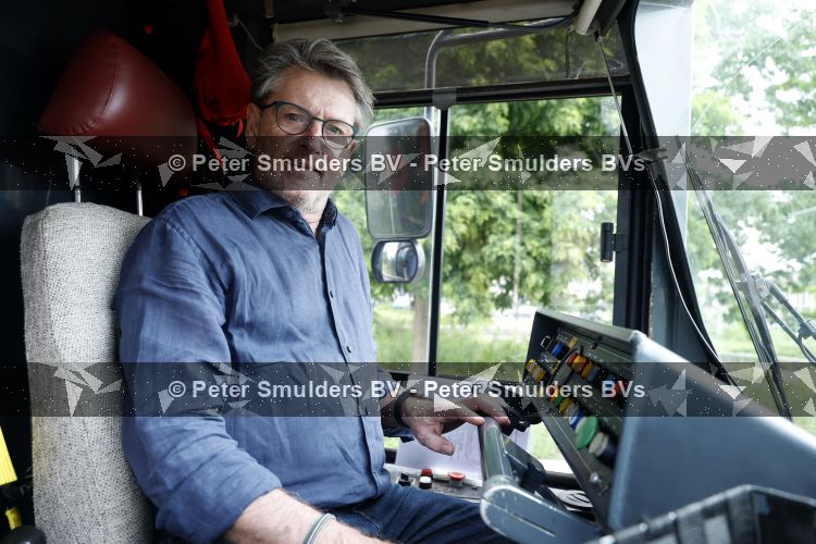 Amsterdam 27 mei 2026
3e deel van de boekenreeks 60 jaar Top 40 wordt feestelijk gelanceerd door bestickerde Top 40-tram met Erik de Zwart als trambestuurder. Natalie La Rose Erik de Zwart, Godfried Nevels en Jeroen Nieuwenhuize  zijn aanwezig 