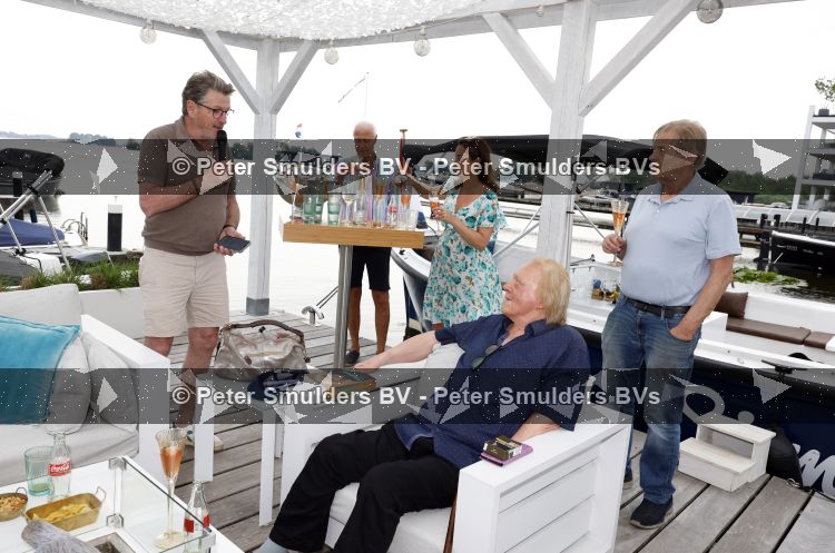 Loosdrecht 29 mei 2026
Eddy Ouwens viert zijn 80e verjaardag met een boottocht en een borrel bij Lakeside cafe . Eik de Zwart 