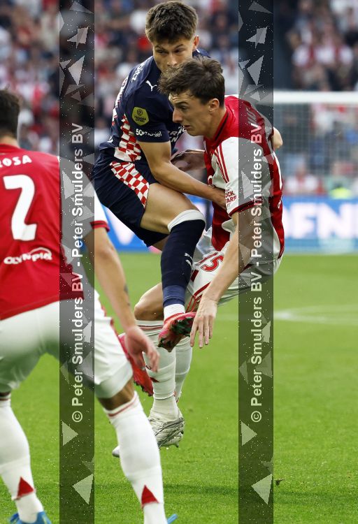 Amsterdam, 2 Mei 2026
Kompetitiewedstrijd AJAX-PSV, eindstand 2-2
Esmir Bajraktarevic en Youri Baas