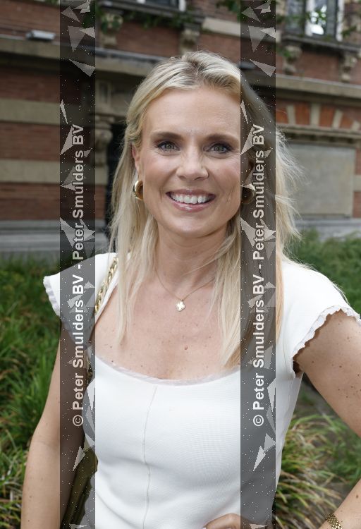 Amsterdam 4 juni 2026
Talkies terras awards bij hotel Pestana . Ook de nieuwe cover met daarop Eelko v Kooten en Olcay Gulsen wordt onthult. Eveline Stallaart 