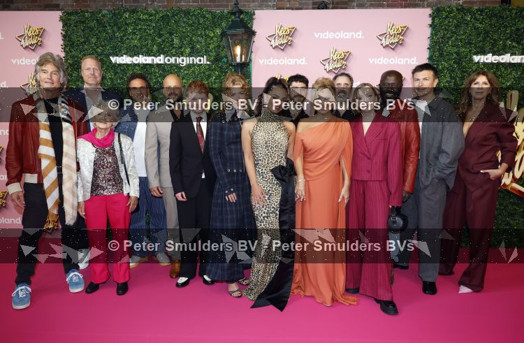 Amsterdam 18 mei 2026
Premiere Kees Flodder . Cast Flodder met oa Tatjana Andre Dongelmans Ferdi Stofmeel Isa Hoes Ghislaine v Ijperen Jon karthaus (Regisseur) Ronn Moss ea