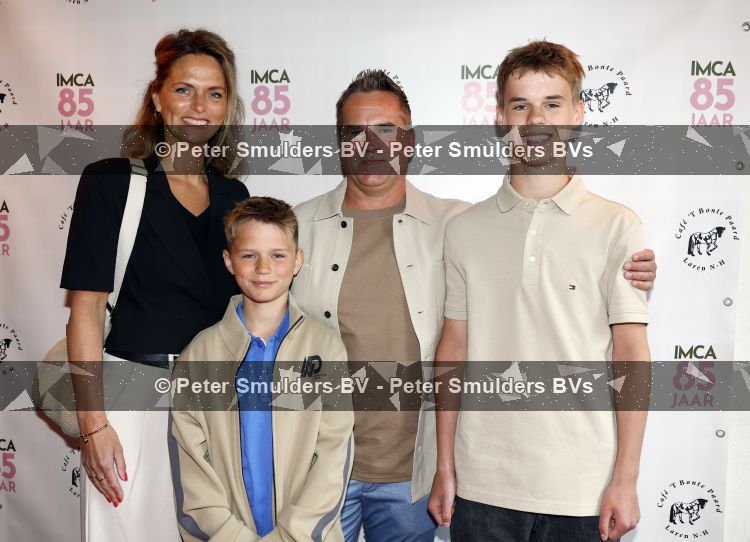 Laren 13 mei 2026
Imca Marina viert haar 85e verjaardag bij het bonte Paard in Laren . De zoon van Imca Marina Floris Oud kwam met zijn vrouw en kinderen 
