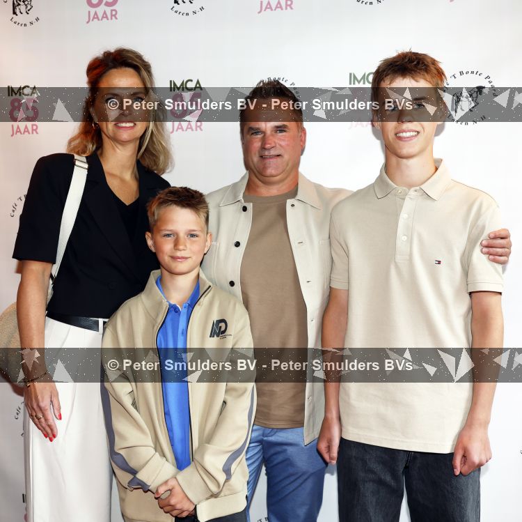Laren 13 mei 2026
Imca Marina viert haar 85e verjaardag bij het bonte Paard in Laren . De zoon van Imca Marina Floris Oud kwam met zijn vrouw en kinderen 