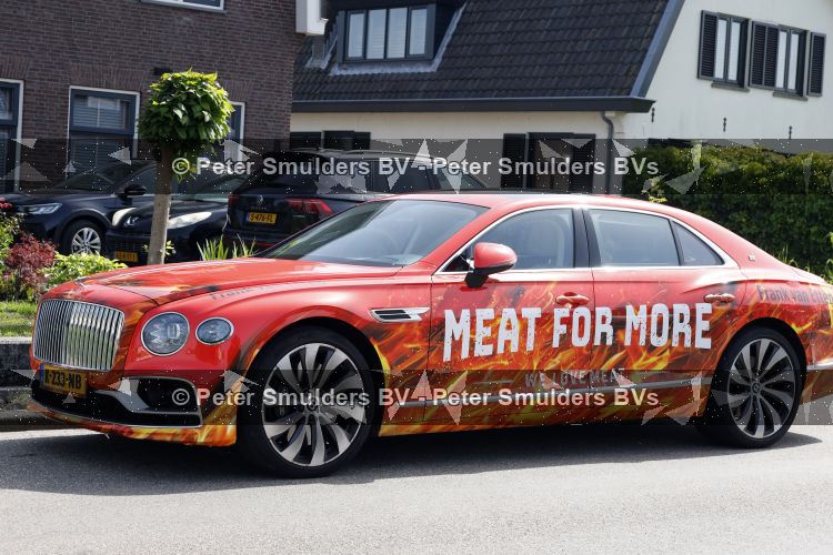 Vinkeveen 23 mei 2026
Frank v Etten heeft een vleesbedrijf (meat for more) Op zijn bentley staat de naam van het bedrijf .