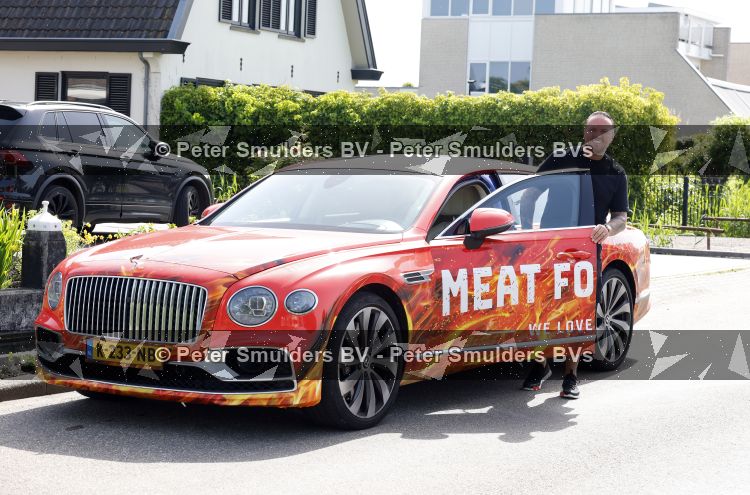 Vinkeveen 23 mei 2026
Frank v Etten heeft een vleesbedrijf (meat for more) Op zijn bentley staat de naam van het bedrijf .