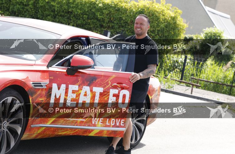 Vinkeveen 23 mei 2026
Frank v Etten heeft een vleesbedrijf (meat for more) Op zijn bentley staat de naam van het bedrijf .