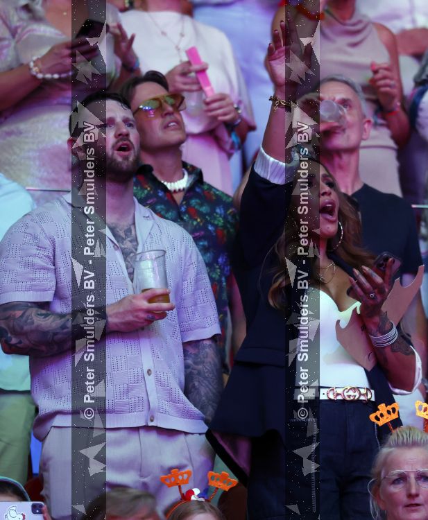 Amsterdam 20 juni 2026
Concert Topppers in de Johan Cruijff arena . 
Glennis Grace met vriend