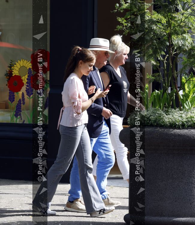Amsterdam 29 mei 2026
Harry Mens en zijn jongste dochter Nour doen samen boodschappen in Amsterdam zuid.