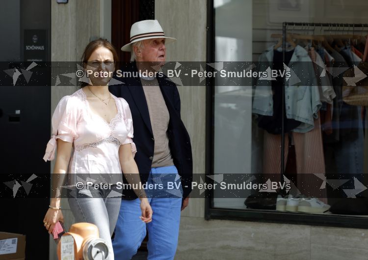 Amsterdam 29 mei 2026
Harry Mens en zijn jongste dochter Nour doen samen boodschappen in Amsterdam zuid.