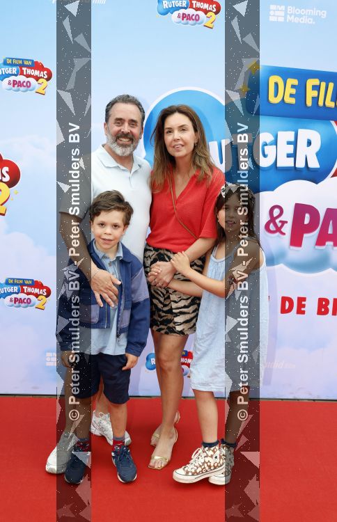 Amsterdam 31 mei 2026
Premiere Rutger Thomas en Paco 2 in Pathe Arena . Horace Cohen met vrouw en kinderen 
