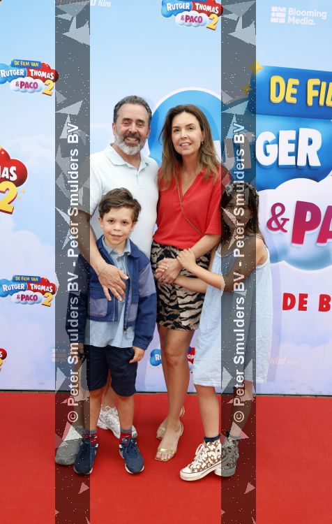 Amsterdam 31 mei 2026
Premiere Rutger Thomas en Paco 2 in Pathe Arena . Horace Cohen met vrouw en kinderen 