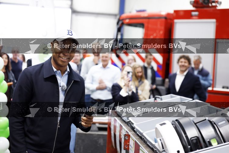 Amsterdam 15 juni 2026
Humberto tan zet zich in tegen brand in vuilniswagens ivm batterijen in een apparaat. Afval brand heb jij de hand 