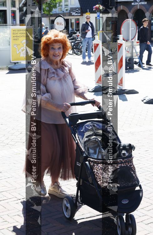 Castricum 5 juni 2026
CD presentatie RIJK van Emma Lacroix en Mick Harren . Imca Marina ontving de eerste cd .