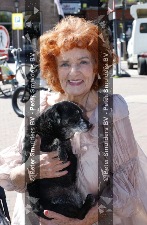 Castricum 5 juni 2026
CD presentatie RIJK van Emma Lacroix en Mick Harren . Imca Marina ontving de eerste cd .