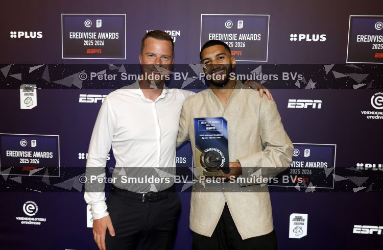 Maarssen 25 mei 2026
Ismael Saibari wordt gekozen tot beste speler van de nederlandse eredivie op het gala van ESPN in de Fabrique . ismael met een kennis 