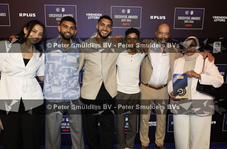 Maarssen 25 mei 2026
Ismael Saibari wordt gekozen tot beste speler van de nederlandse eredivie op het gala van ESPN in de Fabrique . Ismael met ouders broers en zus