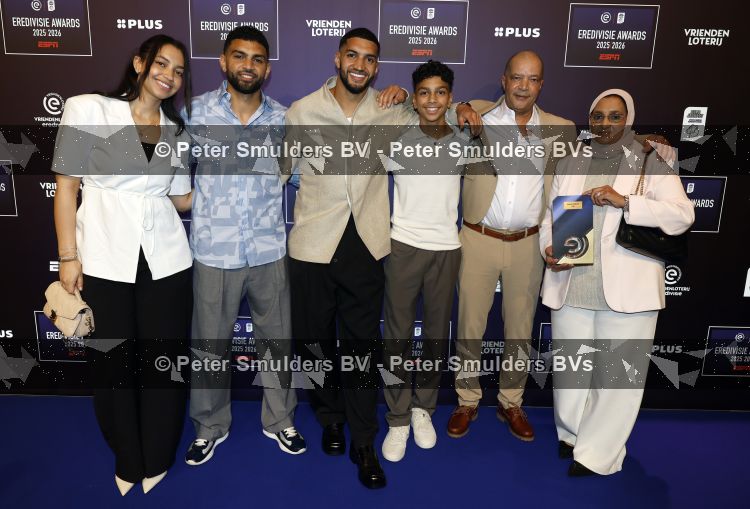 Maarssen 25 mei 2026
Ismael Saibari wordt gekozen tot beste speler van de nederlandse eredivie op het gala van ESPN in de Fabrique . Ismael met ouders broers en zus