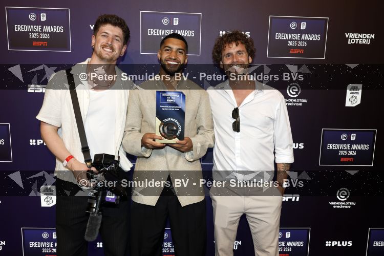 Maarssen 25 mei 2026
Ismael Saibari wordt gekozen tot beste speler van de nederlandse eredivie op het gala van ESPN in de Fabrique . Ismael Saibari met ploeg die hem het hele jaar gevolgd hebben 