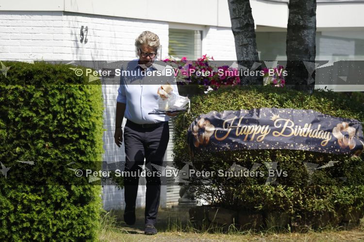 Naarderbos 30 en 31 mei 2026
Jan Westerhoven de nieuwe vriend van Marga Scheide viert zijn 65e verjaardag bij Marga thuis met een tuinfeest .