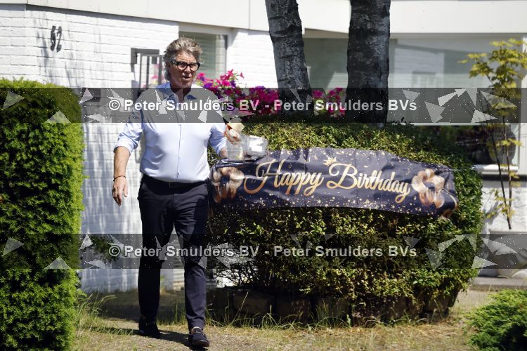Naarderbos 30 en 31 mei 2026
Jan Westerhoven de nieuwe vriend van Marga Scheide viert zijn 65e verjaardag bij Marga thuis met een tuinfeest .