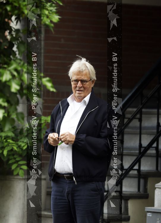 Amsterdam 1 juni 2026
Jeroen Krabbe en Herma Krabbe met hun auto in Amsterdam . Jeroen Krabbe met bierfles 