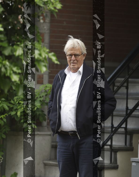 Amsterdam 1 juni 2026
Jeroen Krabbe en Herma Krabbe met hun auto in Amsterdam . Jeroen Krabbe met bierfles 