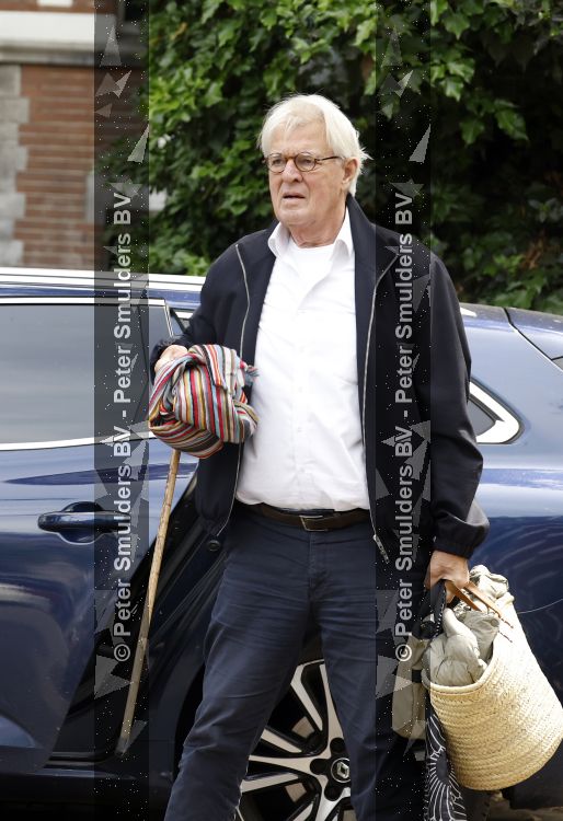Amsterdam 1 juni 2026
Jeroen Krabbe en Herma Krabbe met hun auto in Amsterdam . Jeroen Krabbe met bierfles 